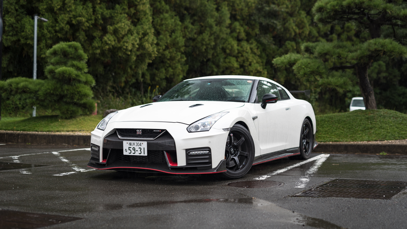 Illustration for article titled Here's What It's Like To Chase Ferraris In A Nissan GT-R Nismo